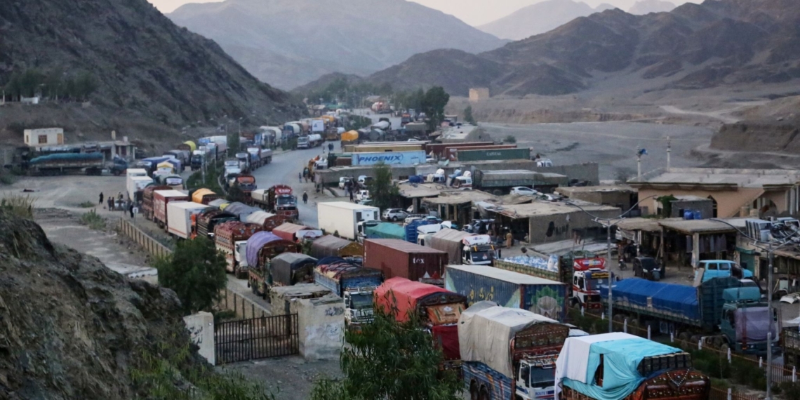 How the closure of the Pakistan border is hitting ordinary Afghans