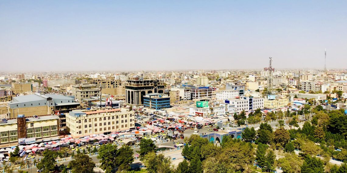 طالبانو بلخ کې د کډوالو ریاست ته د ښځو ننوتل منع کړي دي