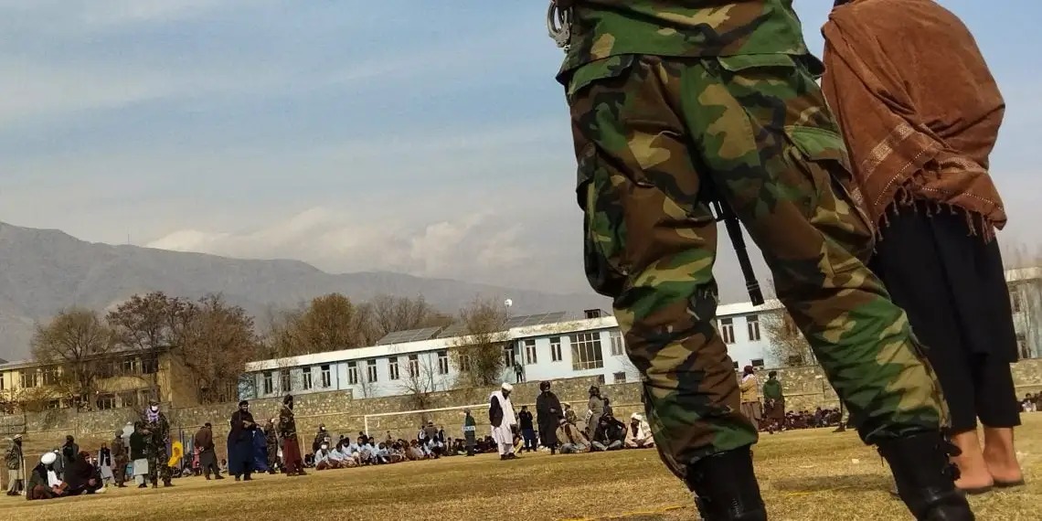 طالبانو په شږو ولایتونو کې د څلورو ښځو په ګډون ۲۴ تنه په دورو وهلي