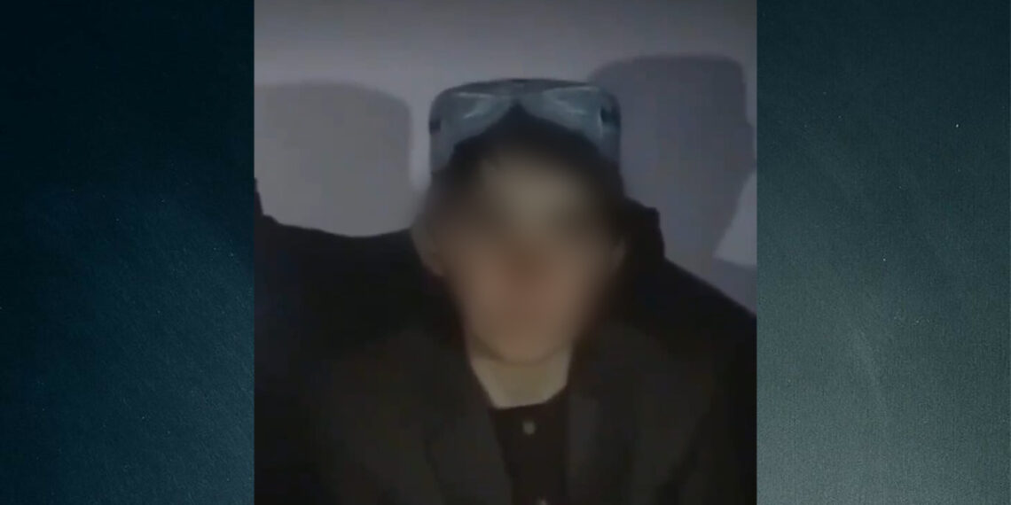 لوږه او ناچاري، طالبانو یوه ماشومه نجلۍ «د هلکانو جامو» اغوستلو په تور نیولې