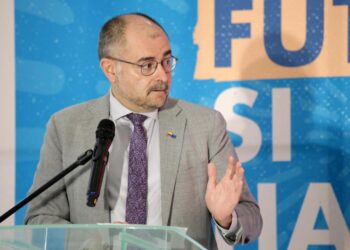 ژیل برتران د ښځو او نجونو په وړاندې د طالبانو د محدودیتونو پر دوام اندېښنه وښوده