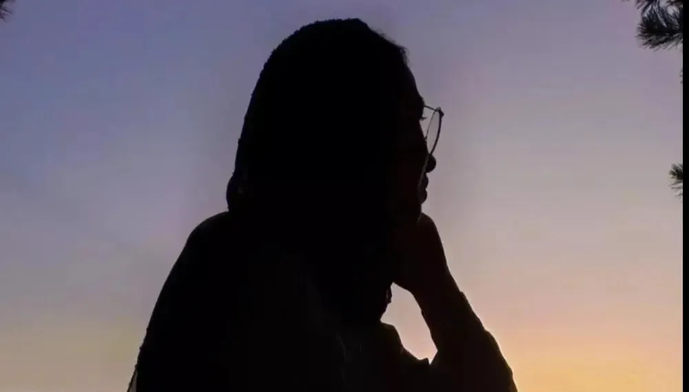 خندا مې هېره کړې