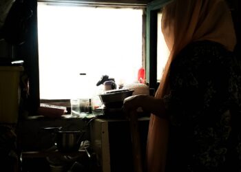 معترضې ښځې: د ماشومتوب واده ماشومان له خپلواکې راتلونکې محروموي