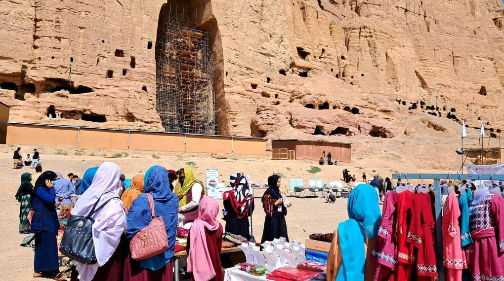 د بحران نړیواله ډله: ډېری افغان مېرمنو وړو کارو بارونو ته مخه کړې