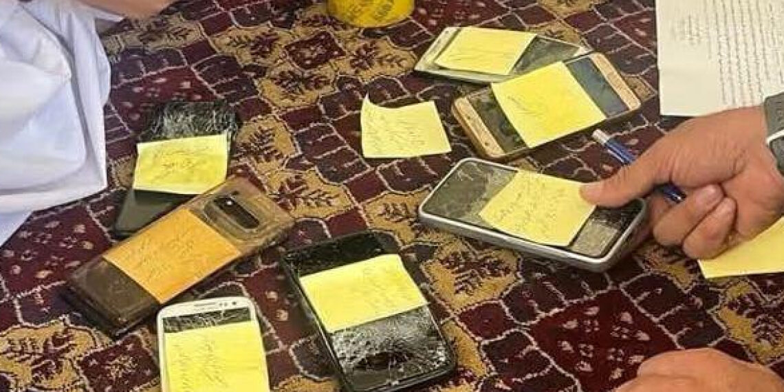 د افغان خبریالانو مرکز: په دولتي ادارو کې په ځیرک تلېفونونو بندیز اطلاعاتو ته لاسرسی لا محدودوي