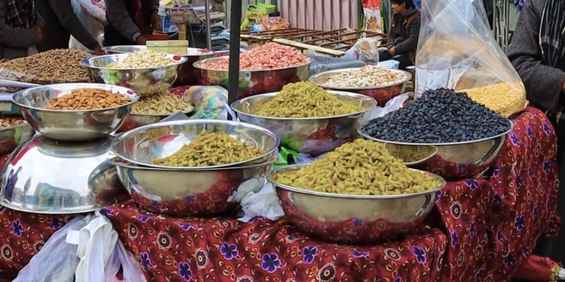 د ښځو کیسې: اختر او  زما د خور اوښکې د کور په څلورو دېوالونو کې