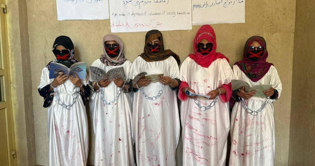 معترضې ښځې: طالبانو د زوجینو جلاوالي قانون په توشېح د ماشومتوب واده ته لار هواره کړې