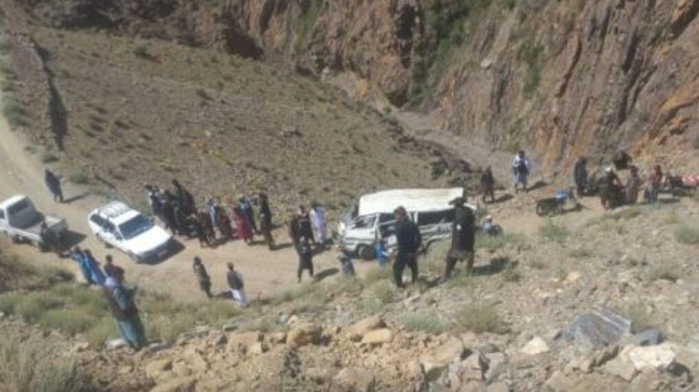پروان کې ترافیکي پېښه: د څلورو ماشومانو په ګډون اتو تنو ژوند بایلود