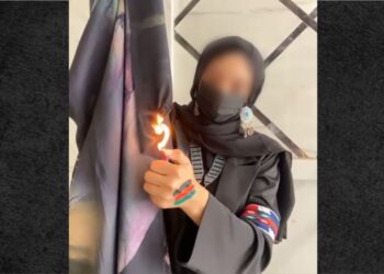 هغه نجلۍ چې د اعتراض په توګه یې ټکری وسوځاوه: «چاړه هډ ته رسېدلې ده»
