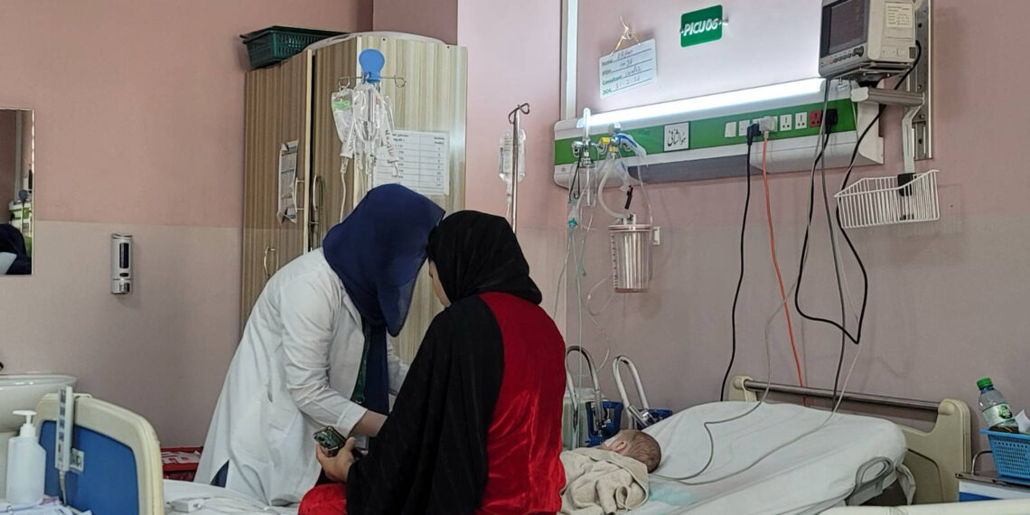 اوچا: افغانستان کې د میندو د مړینې کچه هرو ۱۰۰ زرو ژوندیو زېږونونو کې کابو ۶۰۰ ده