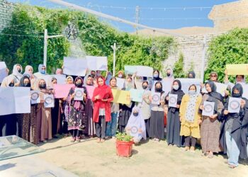 معترضو ښخو د طالبانو تر واک لاندې افغانستان ته د کډوالو په ایستلو اندېښنه وښوده