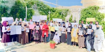 معترضو ښخو د طالبانو تر واک لاندې افغانستان ته د کډوالو په ایستلو اندېښنه وښوده