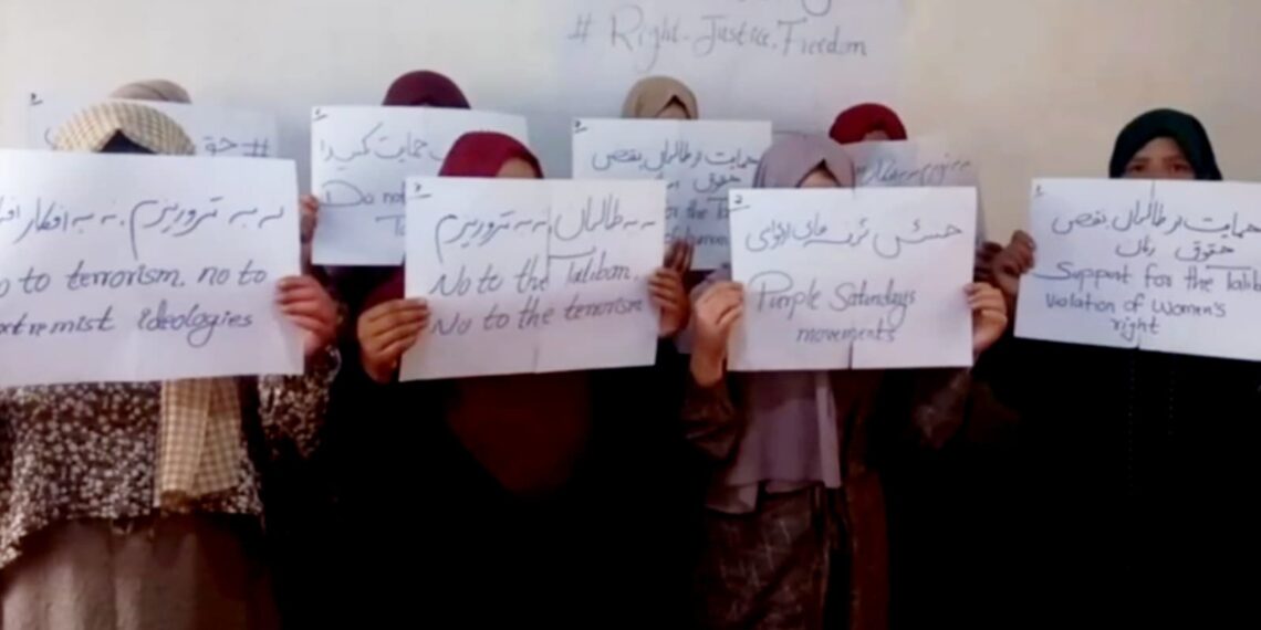 معترضې ښځې: هرات کې د ښځو نیول له نړیوال ټولنې د طالبانو د باج اخیستو سیاست دوام دی