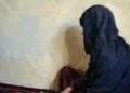ماین یې درې زامن یو ځای ووژل، هغه نورو ماشومانو ته د ژغورنې پیغام شوه