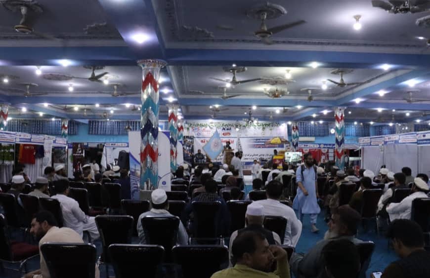 ننګرهار کې له نندارتون نه د ښځو منع کول، لاسي صنایع نارینه وو پلورلې