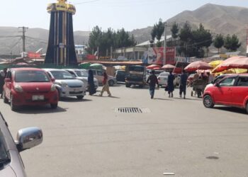 بدخشان کې څو ښځینه موټر چلوونکې او د طالبانو په چک پانتونو بې شمېره خنډونه