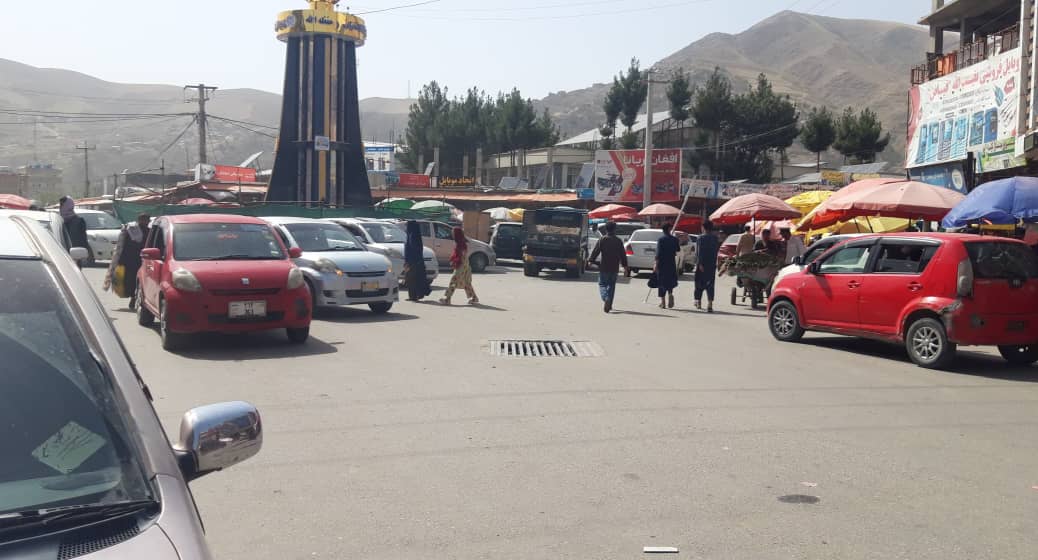 بدخشان کې څو ښځینه موټر چلوونکې او د طالبانو په چک پانتونو بې شمېره خنډونه