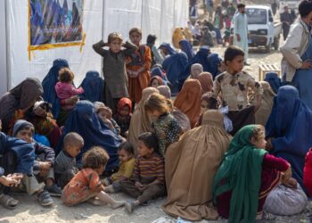 اوچا: ښځې او نجونې لا هم د افغانستان د بشري ناورین زیات زیان زغمي