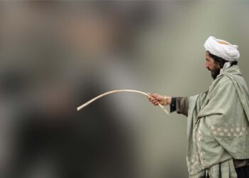 د افغانستان د بشري حقونو او دیموکراسۍ موسسه: طالبانو ۲۷۴۵ کسان په دورو وهلي