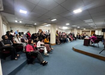 «د ښځو لپاره آسیايي پوهنتون» لسګونه افغان زده کړیالانې وباسي