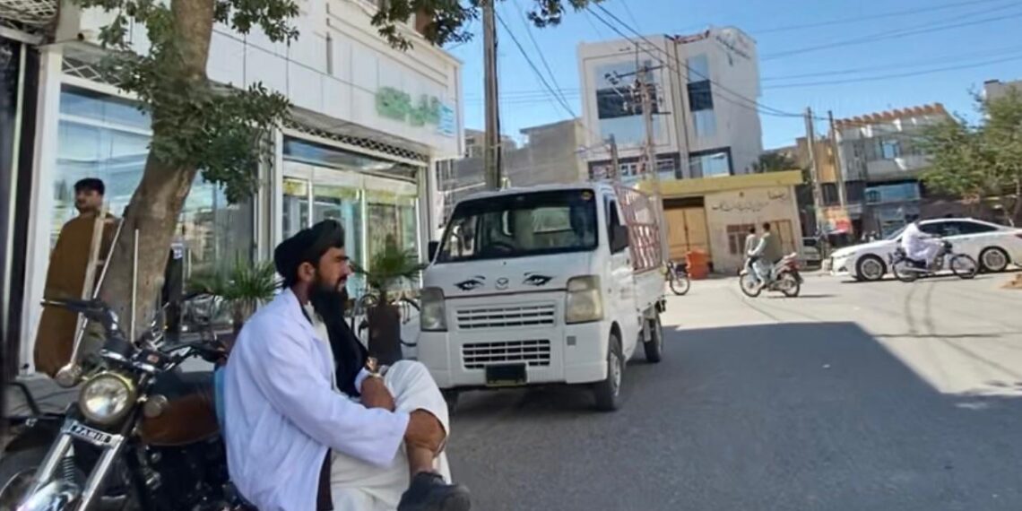 په واټونو وېره په کور کنټرول، د طالبانو تر سیوري لاندې د هراتي ښځو کیسه