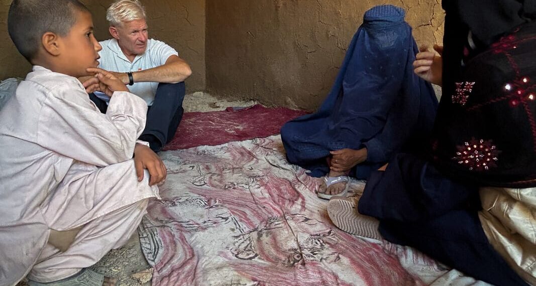 یان اګلنډ: د افغانانو د ژوند شرایط او اساسي حقونه ورځ تر بلې خرابېږي