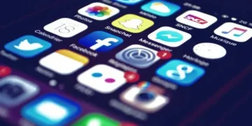 طالبان: په ټولنیزو شبکو په ناسمو خبرونو باور کول «لویه ګناه» ده