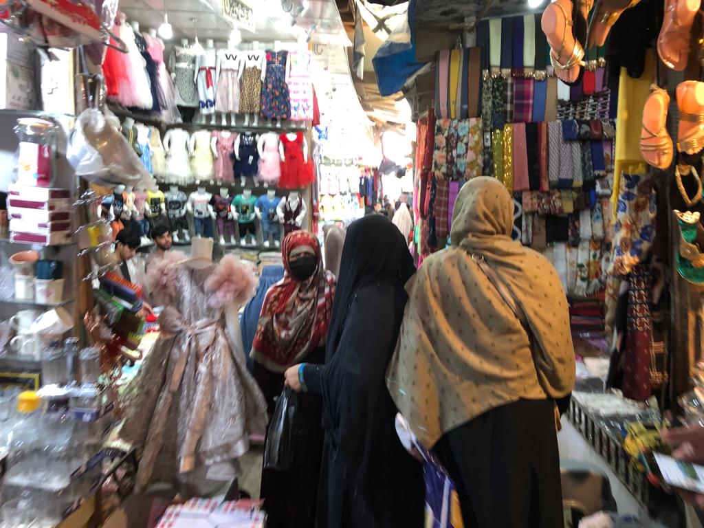 بازار رنگ‌ریزها در شهر قندهار. عکس: رسانه رخشانه