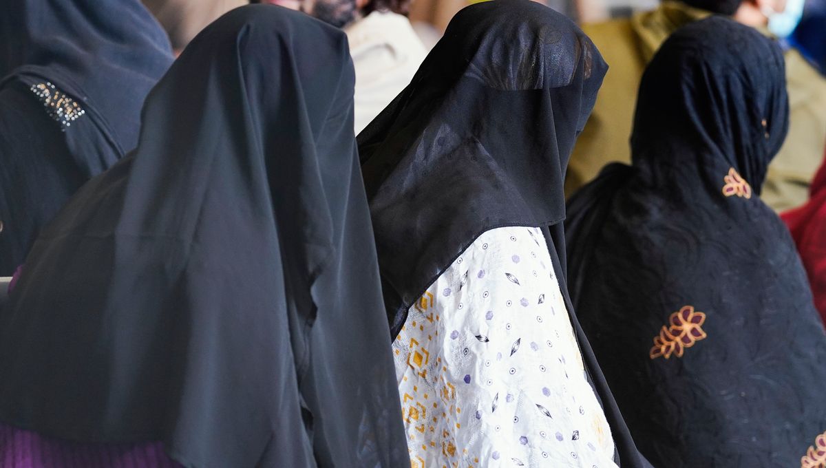 پوشش دختران دانشجو در افغانستان در دوران طالبان. عکس: فرانس بلو