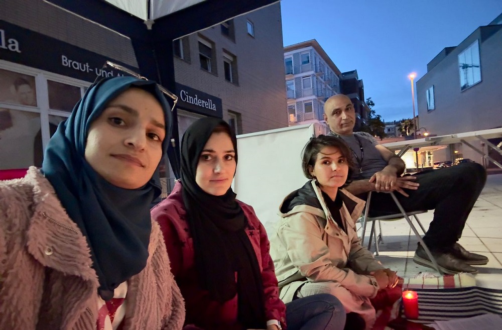 اعتصاب غذایی دختران افغانستانی در آلمان؛ آپارتاید جنسیتی در افغانستان را به‌رسمیت بشناسید